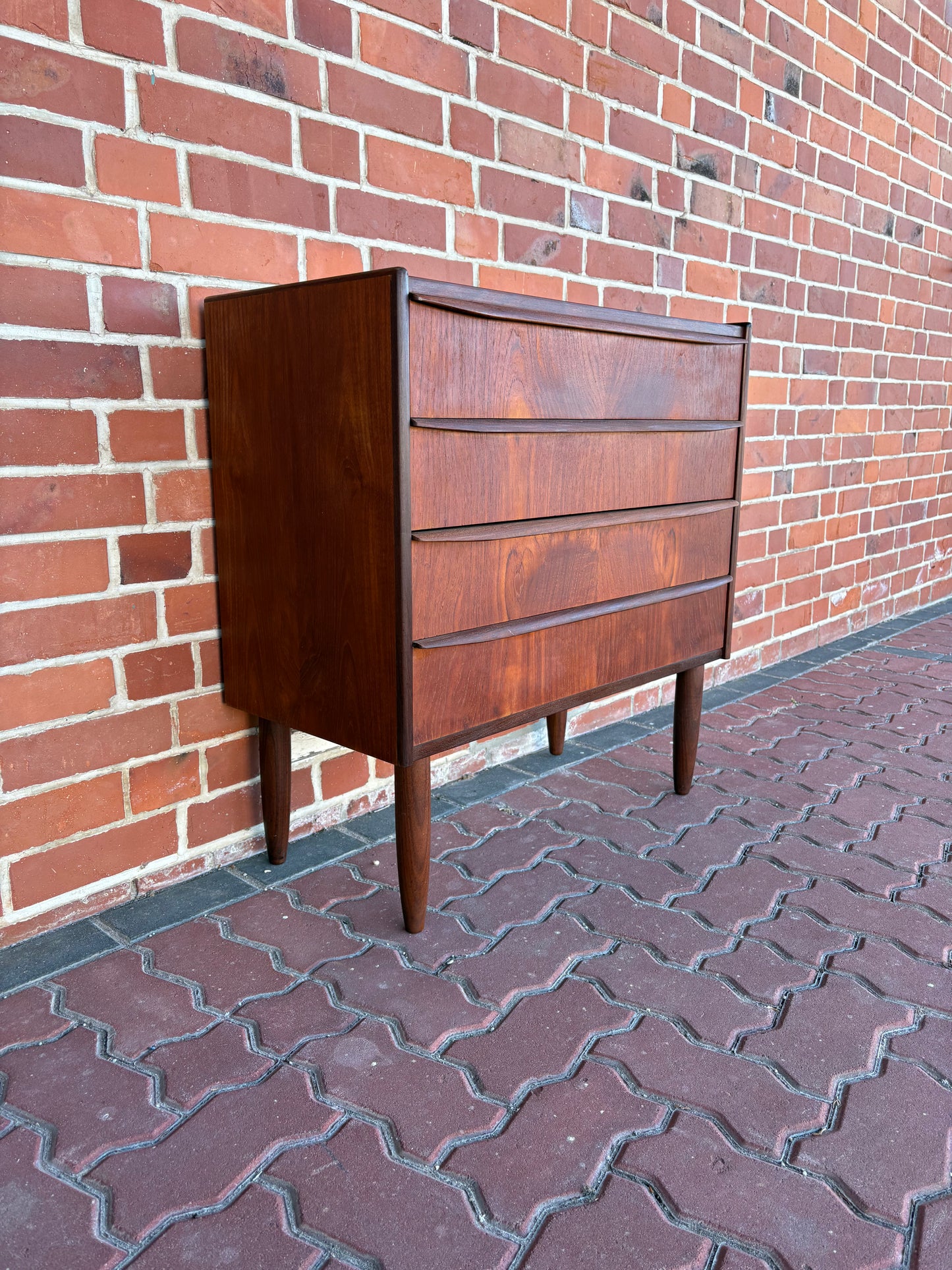 Vintage Teak Kommode