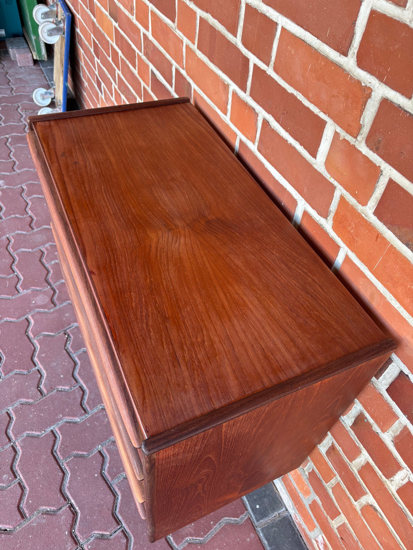 Vintage Teak Kommode