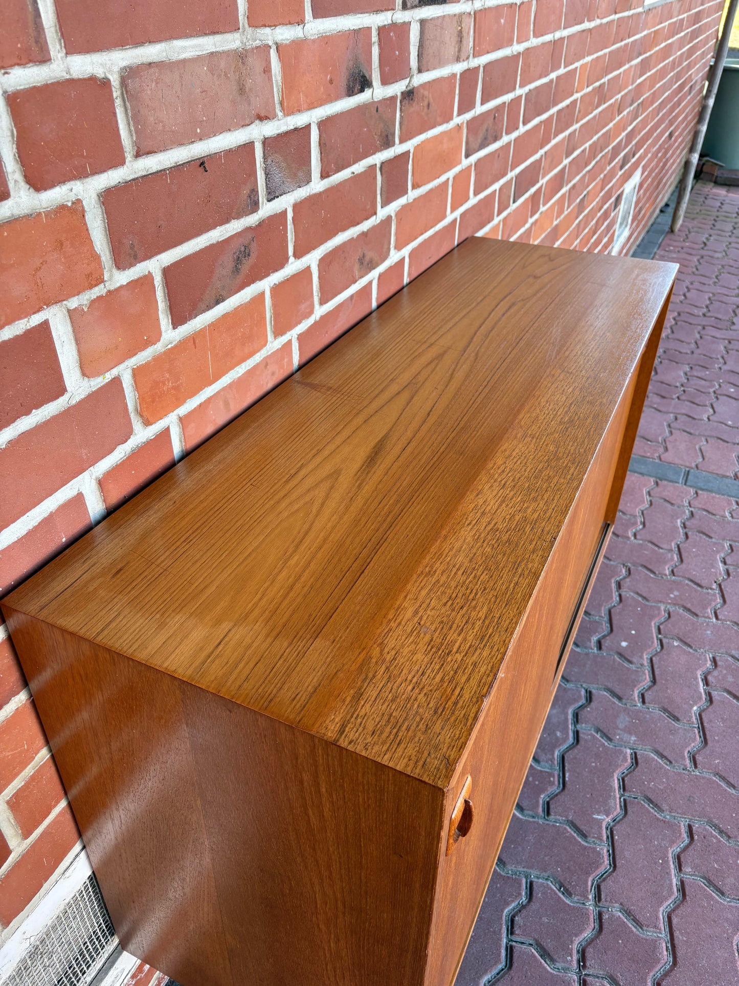 #1 Vintage Teakholz Sideboard mit Schiebetüren