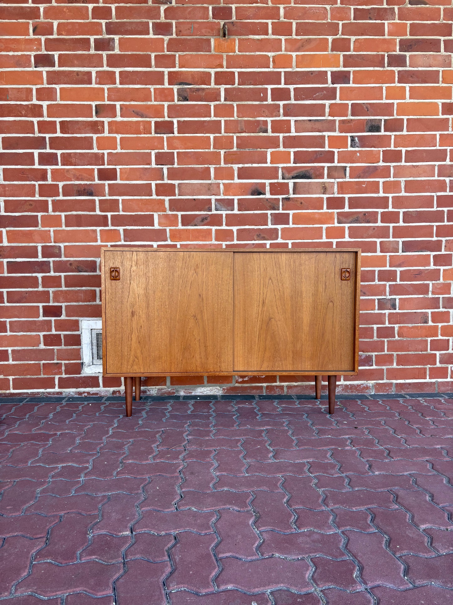 #2 Vintage Teakholz Sideboard mit Schiebetüren