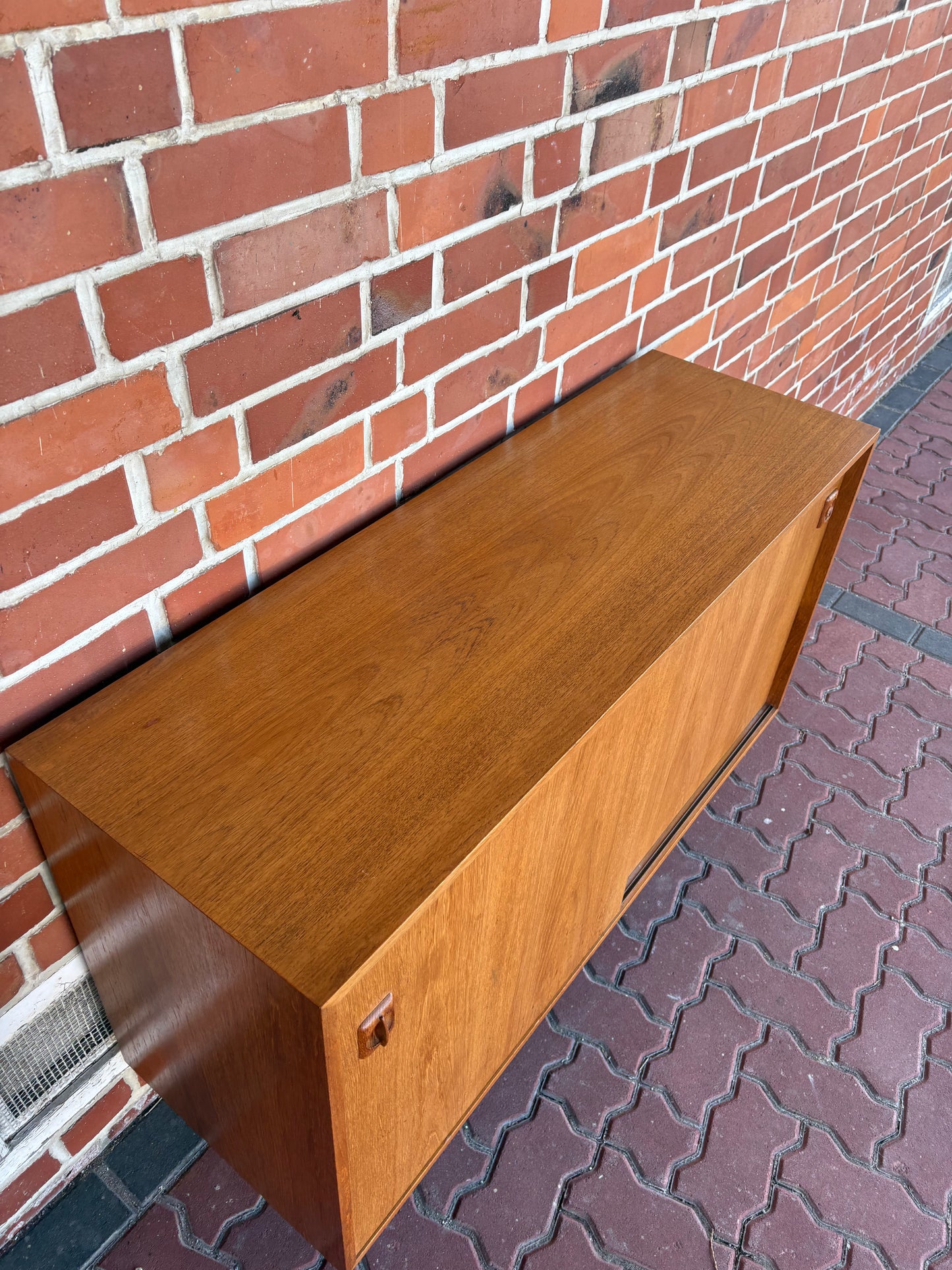 #2 Vintage Teakholz Sideboard mit Schiebetüren