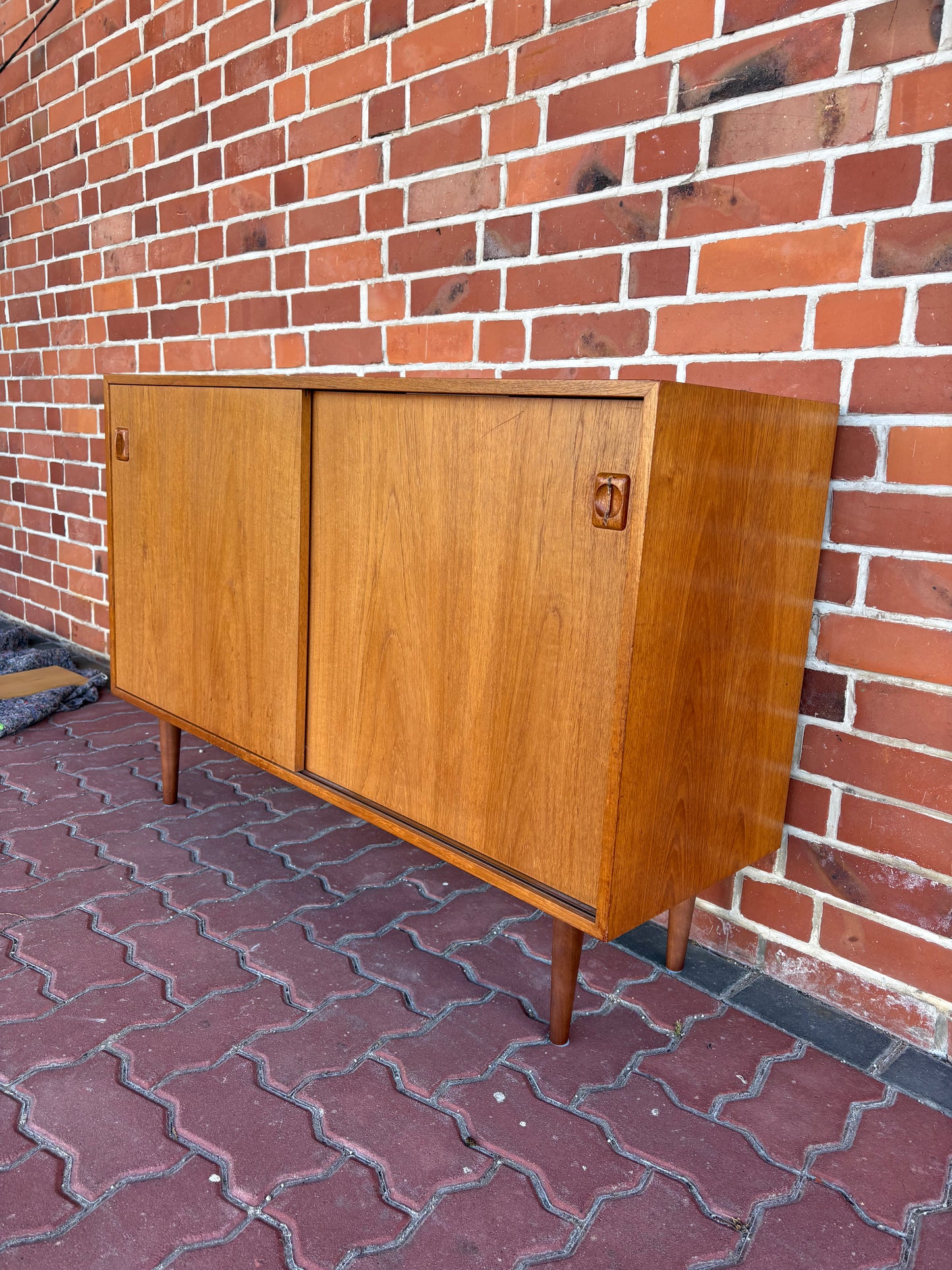 #2 Vintage Teakholz Sideboard mit Schiebetüren