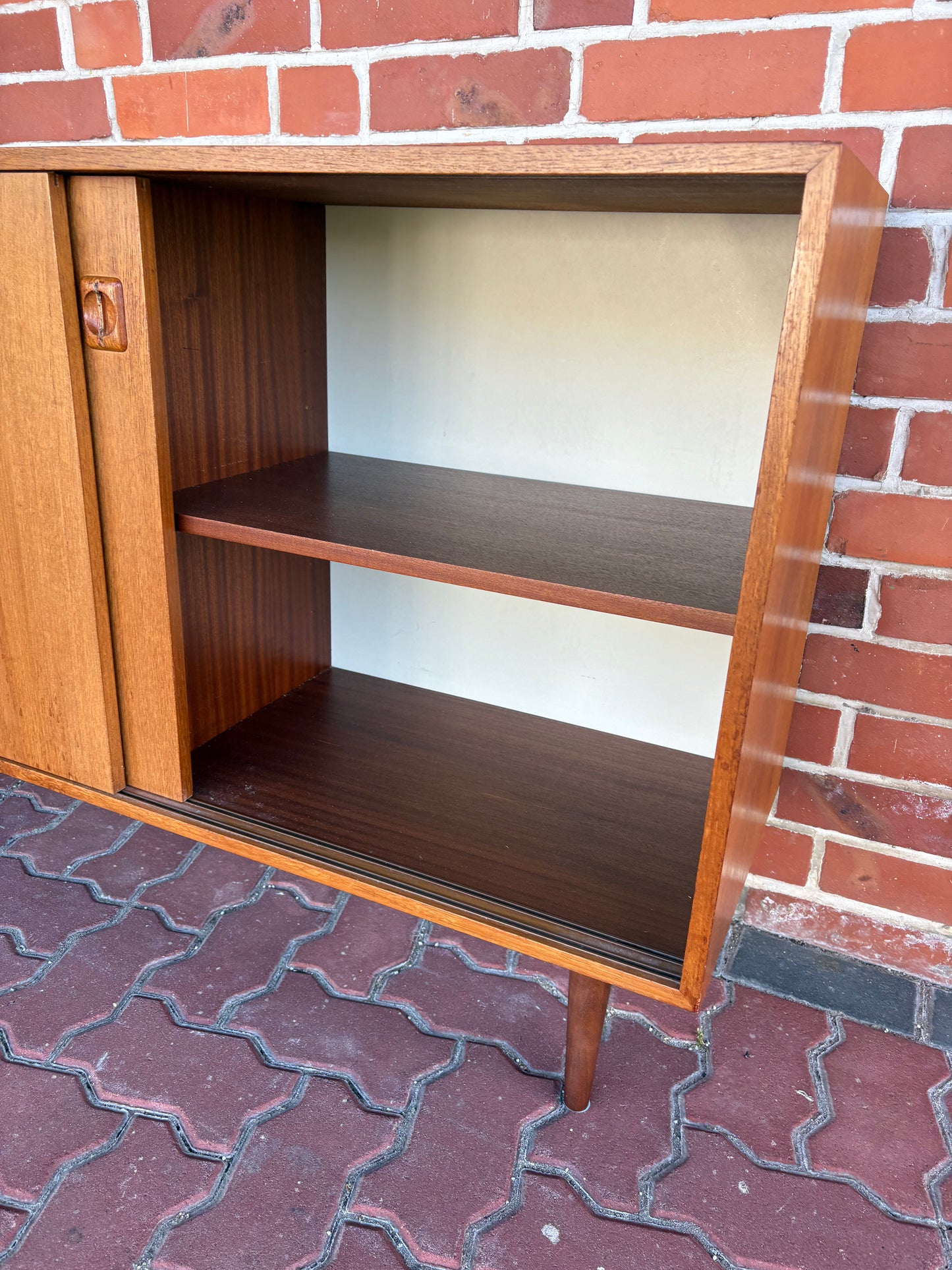 #2 Vintage Teakholz Sideboard mit Schiebetüren