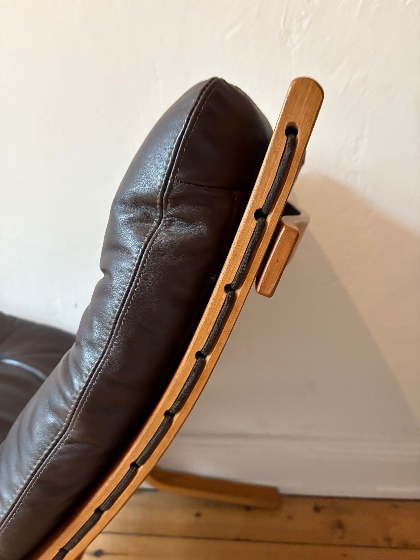 Midcentury Teakholz Lounge chair mit braunem Leder
