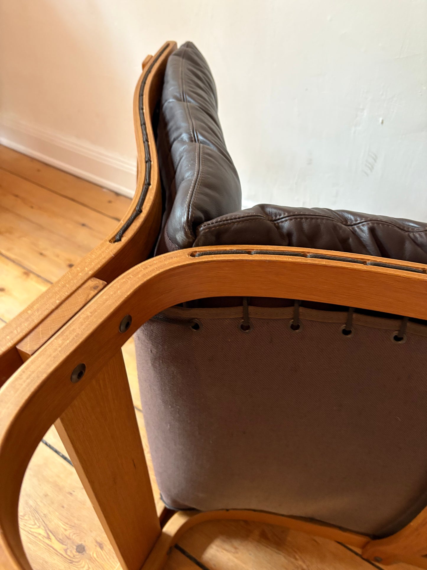 Midcentury Teakholz Lounge chair mit braunem Leder