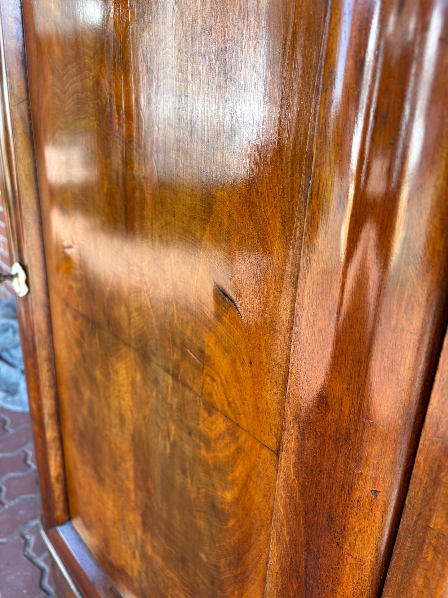 Antiker dänischer Silberschrank