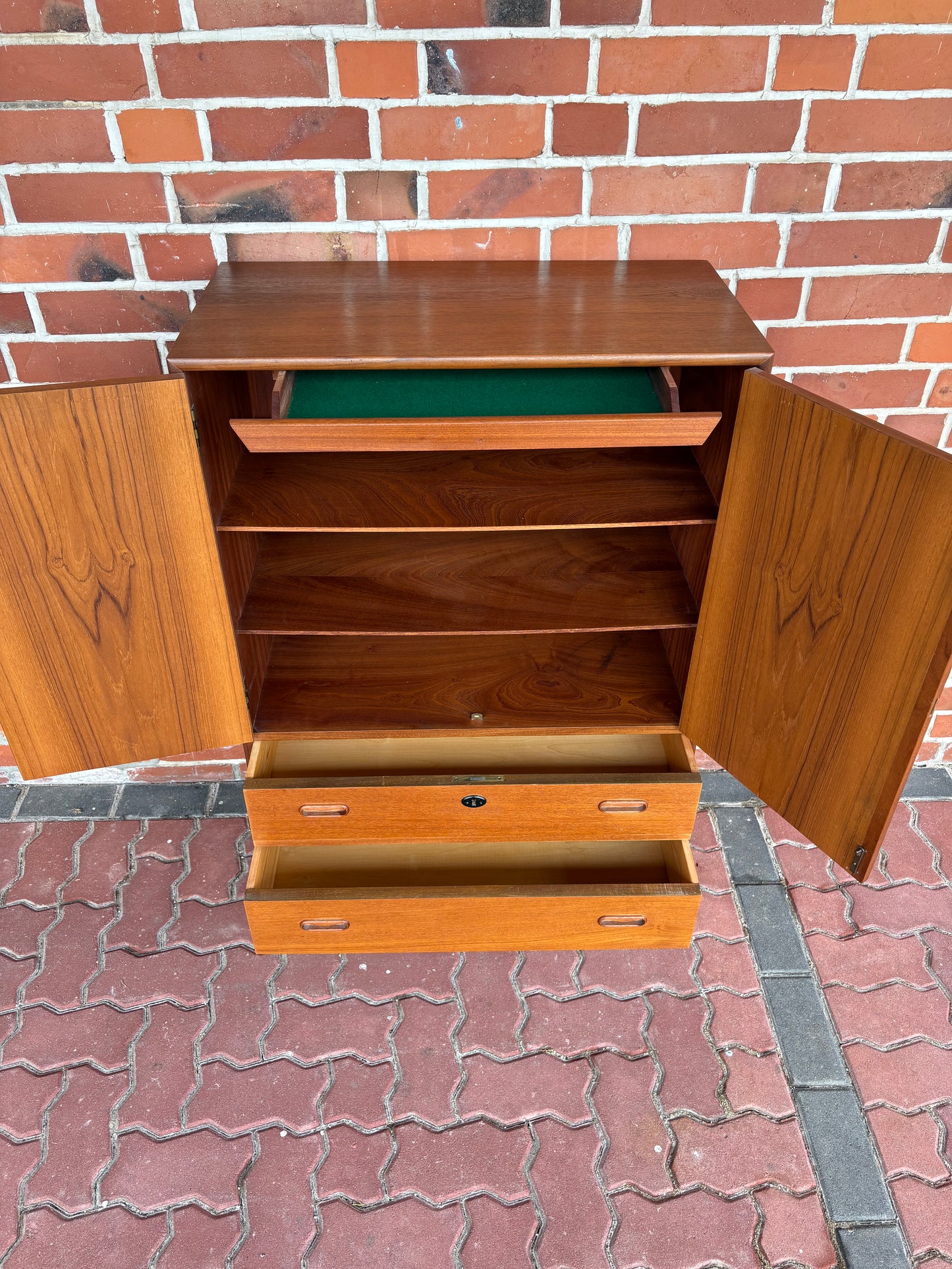 Midcentury Kommode/ Anrichte aus Teakholz